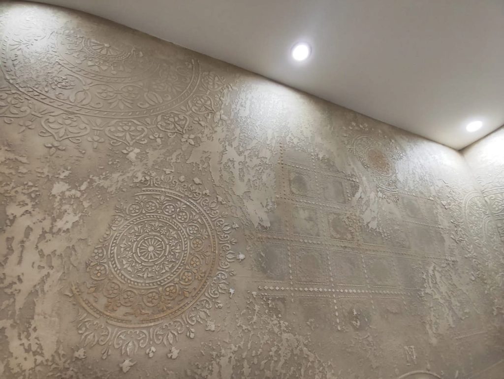 Muro-invecchiato-con-stensil-Dopo-06