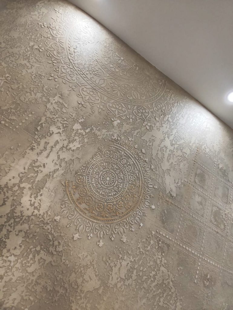 Muro-invecchiato-con-stensil-Dopo-07