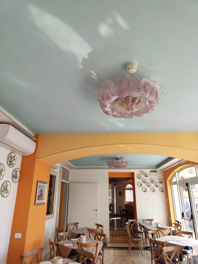 Tinteggiatura-interna-Albergo-Corona-Spiazzi-Prima-6